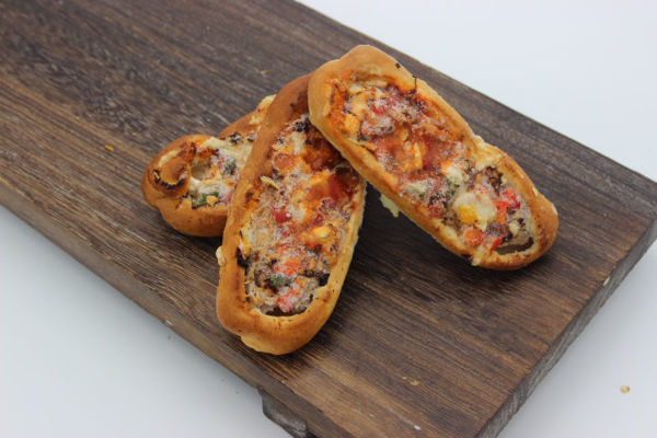 Afbeelding van Worstenbroodje Italiaans 4 stuks